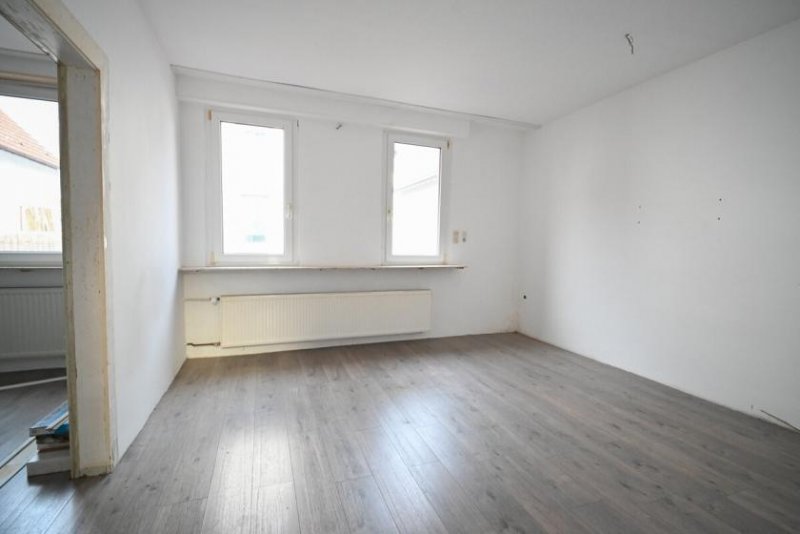 Pfungstadt DIETZ: REDUZIERT! Freistehendes Einfamilienhaus mit DO-Garage inmitten von Pfungstadt! Haus kaufen