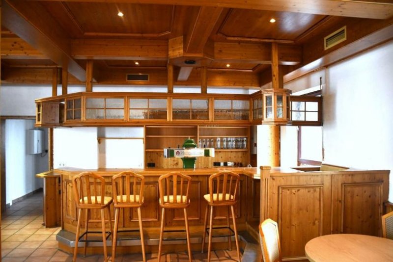 Erzhausen Großzügiges Anwesen mit vielseitigen Nutzungsmöglichkeiten im Herzen von Erzhausen Gewerbe kaufen