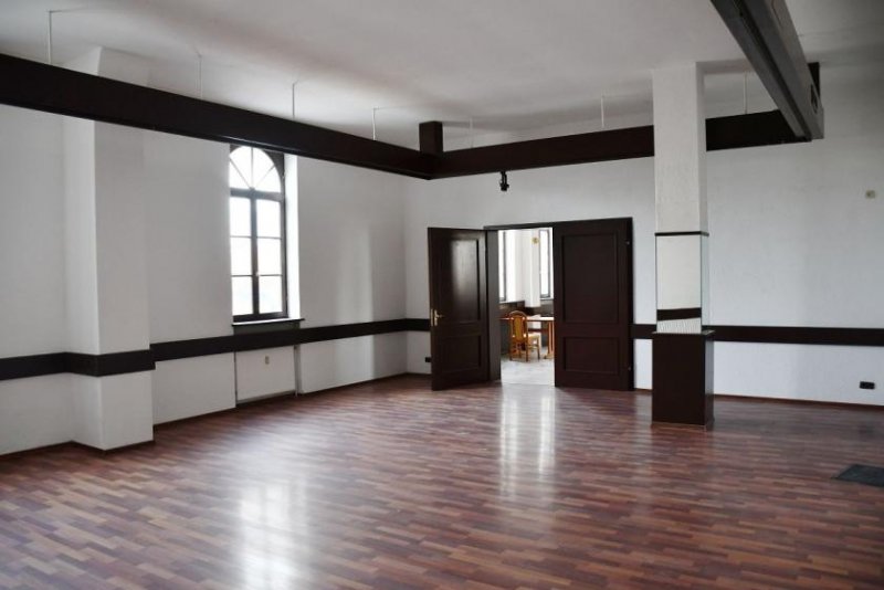 Erzhausen Großzügiges Anwesen mit vielseitigen Nutzungsmöglichkeiten im Herzen von Erzhausen Gewerbe kaufen