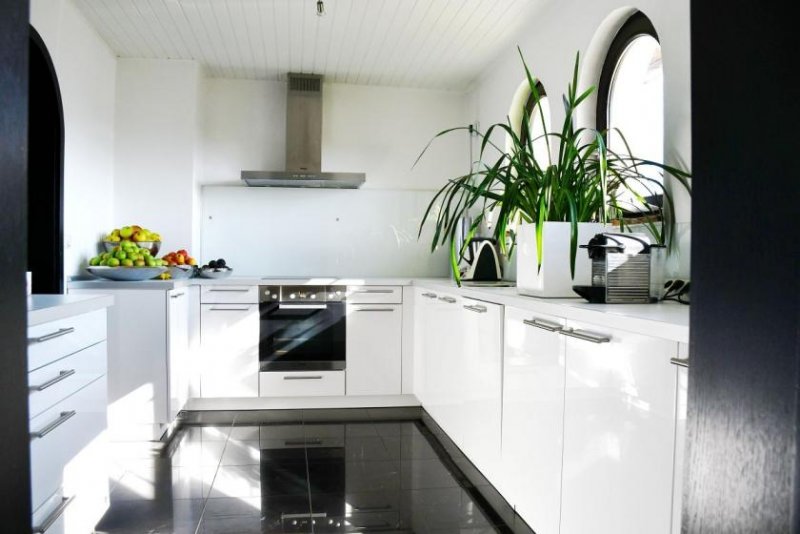 Fränkisch-Crumbach Wohnen wie im Urlaub – jeden Tag! Mediterrane Eleganz in exponierter Lage Haus kaufen