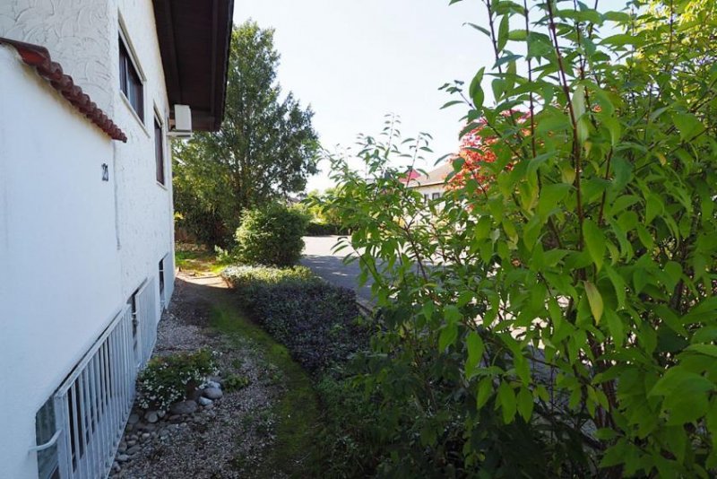 Büttelborn Sehr gepflegtes, gemütliches Architektenhaus mit großer Garage und Carport in Klein-Gerau Haus kaufen