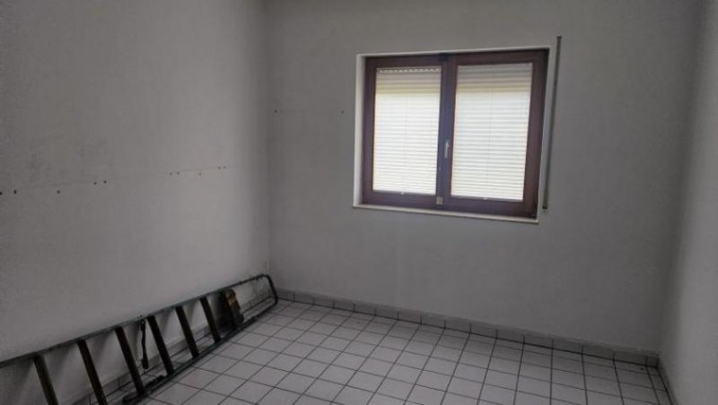 Zwingenberg ObjNr:19748 - Gepflegtes, freistehendes EFH mit Terrasse und großem Garten in Zwingenberg Haus kaufen