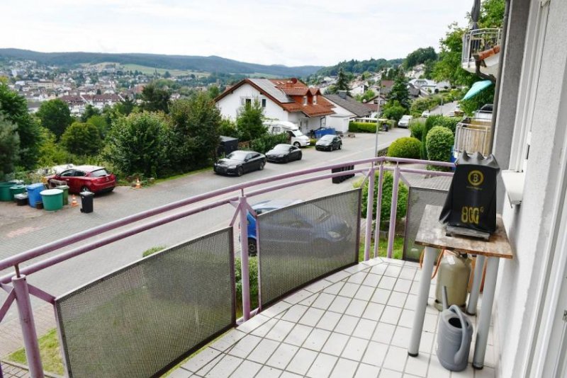 Erbach (Odenwaldkreis) Attraktive 4-Zimmer-Erdgeschosswohnung mit Balkon, Terrasse & Fernblick in Top-Lage von Erbach Wohnung kaufen