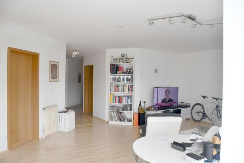 Erbach (Odenwaldkreis) Attraktive 4-Zimmer-Erdgeschosswohnung mit Balkon, Terrasse & Fernblick in Top-Lage von Erbach Wohnung kaufen