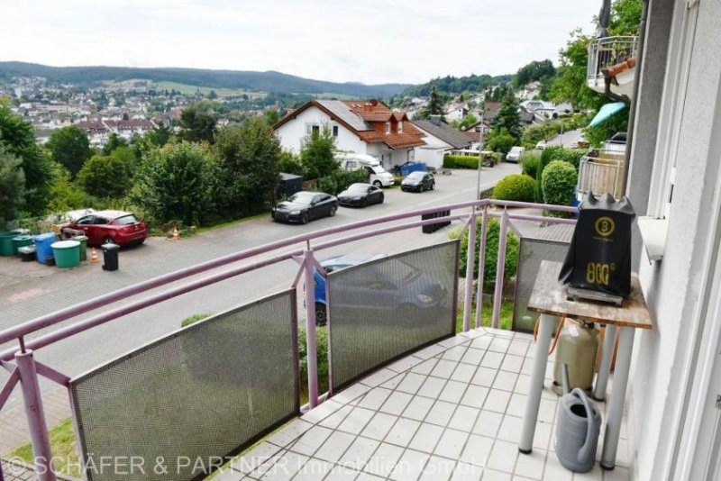Erbach (Odenwaldkreis) **RESERVIERT** Attraktive 4-Zimmer-Erdgeschosswohnung mit Balkon, Terrasse & Fernblick in Top-Lage von Erbach Wohnung kaufen