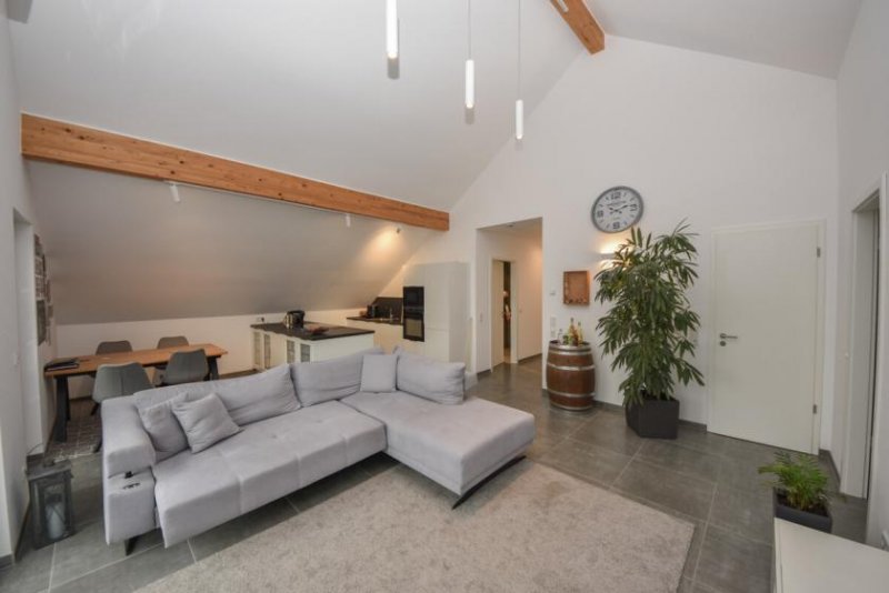Dieburg DIETZ: Moderne 3-Zimmer-Wohnung in Dieburg! mit 2 Tiefgaragenstellplätzen und sonnigem Balkon! Wohnung kaufen