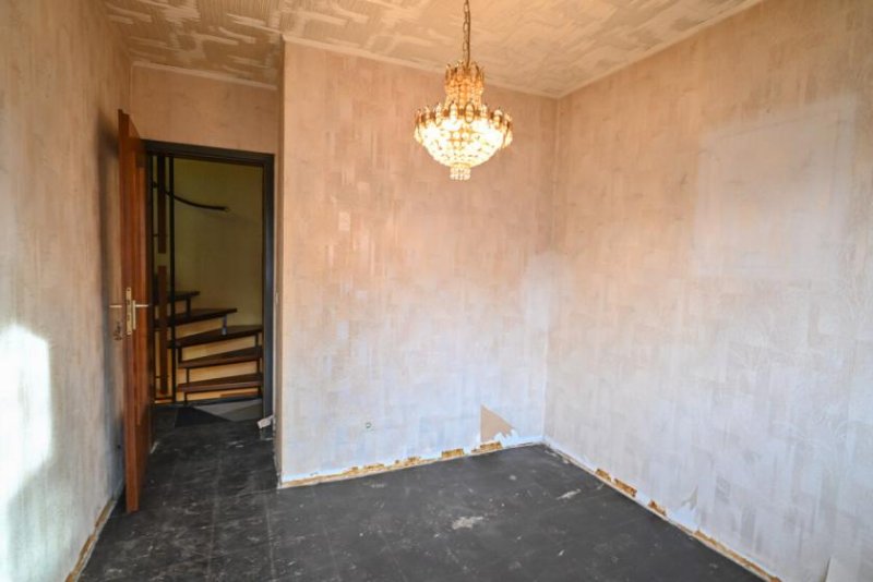 Dieburg DIETZ: Reihenmittelhaus mit Garage, Keller und Garten in beliebter Lage Dieburgs! Haus kaufen