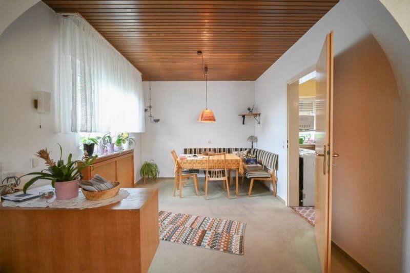 Groß-Umstadt DIETZ: Gepflegter Bungalow mit Garten, Garage und Keller in herrlicher Lage von Wiebelsbach! Haus kaufen
