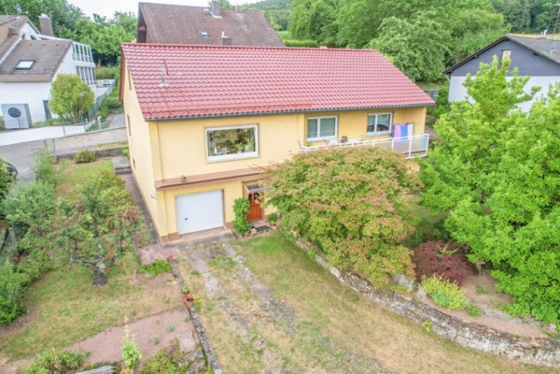 Groß-Umstadt DIETZ: Gepflegter Bungalow mit Garten, Garage und Keller in herrlicher Lage von Wiebelsbach! Haus kaufen