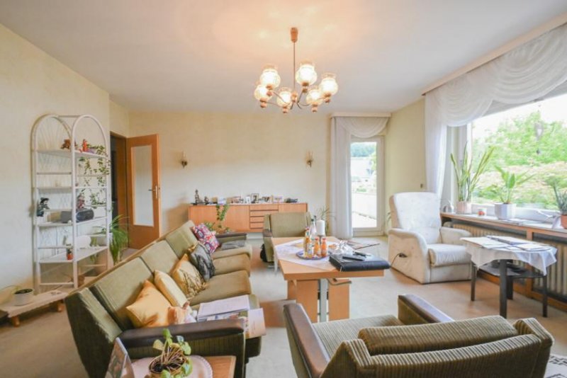 Groß-Umstadt DIETZ: Gepflegter Bungalow mit Garten, Garage und Keller in herrlicher Lage von Wiebelsbach! Haus kaufen