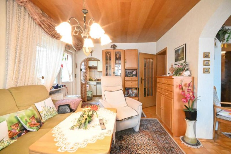 Groß-Umstadt DIETZ: Gepflegtes Einfamilienhaus mit Nebengebäude, Keller und Stellplatzfläche in Groß-Umstadt! Haus kaufen