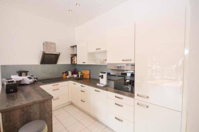 Groß-Zimmern DIETZ: Helle freundliche 3-Zimmer Dachgeschosswohnung in Groß-Zimmern mit Garage und sonnigem Balkon Wohnung kaufen