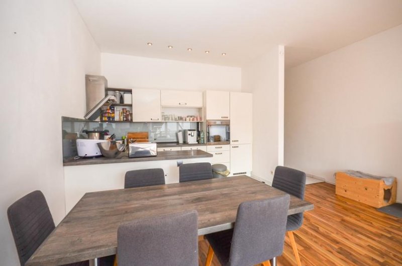 Groß-Zimmern DIETZ: Helle freundliche 3-Zimmer Dachgeschosswohnung in Groß-Zimmern mit Garage und sonnigem Balkon Wohnung kaufen