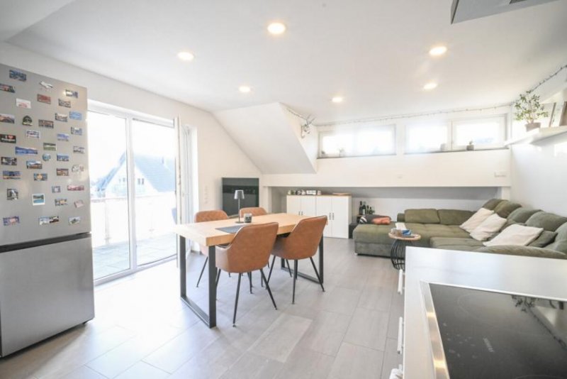 Groß-Zimmern **RESERVIERT**DIETZ: Moderne Dachgeschosswohnung in zentraler Lage von Groß-Zimmern! Wohnung kaufen
