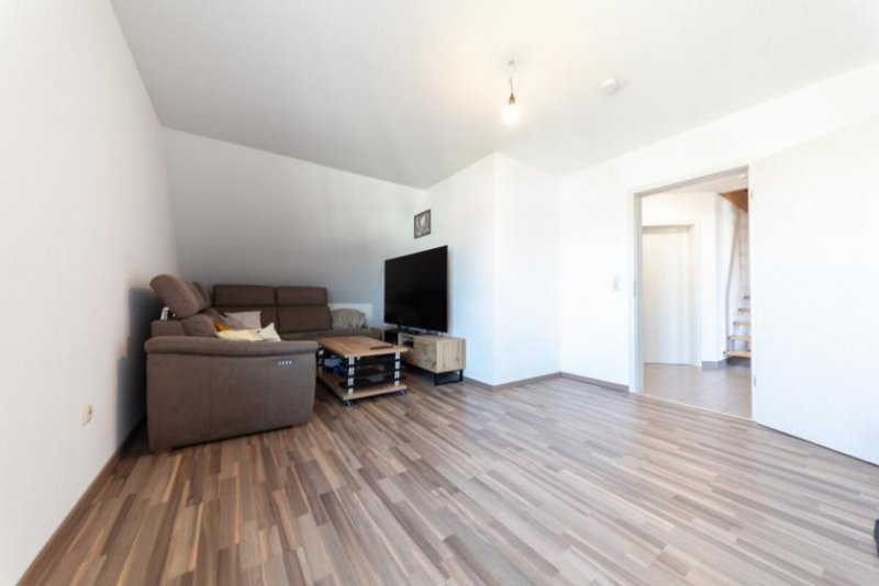 Schaafheim DIETZ: Lichtdurchflutete 4,5 Zimmer-Maisonette große Dachloggia - Galerie - Garage - Stellplatz Wohnung kaufen