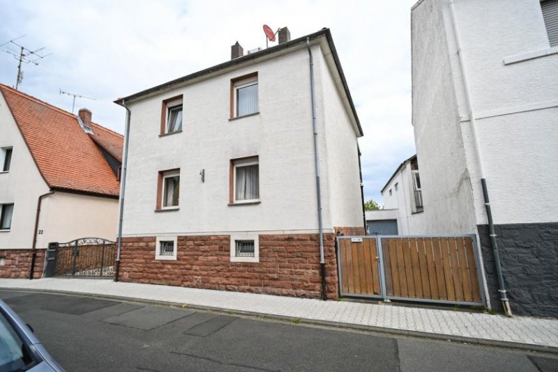 Eppertshausen DIETZ: 2 FH mit Garten und Hofbereich in beliebter Lage von Eppertshausen! Haus kaufen