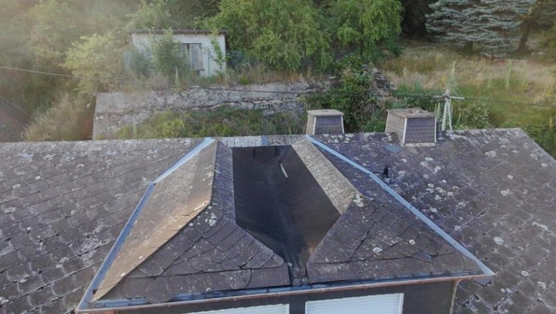 Taunusstein Für Handwerker - Sanierungsbedürftiges Zweifamilienhaus mit vielseitigem Nutzungspotenzial Haus kaufen