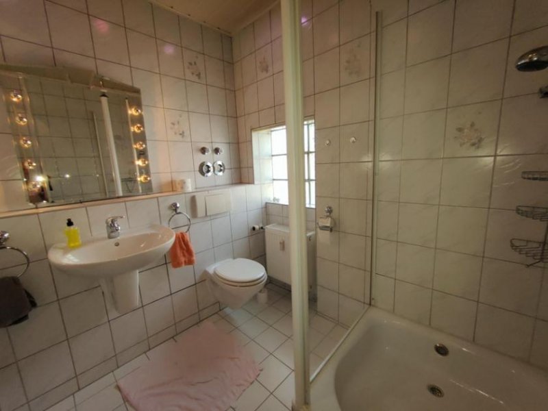 Taunusstein Gepflegte 2,5-Zimmer-ETW, großer Balkon, herrliche Aussicht, Garage, freigestellt, Taunusstein-Wehen Wohnung kaufen