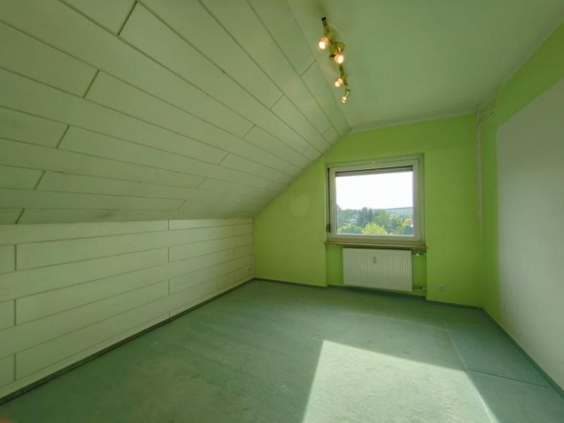 Taunusstein Gepflegte 2,5-Zimmer-ETW, großer Balkon, herrliche Aussicht, Garage, freigestellt, Taunusstein-Wehen Wohnung kaufen