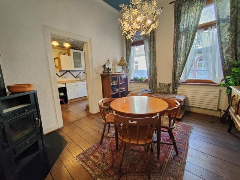 Eltville am Rhein Charmantes Stadthaus in TOP Lage der Eltviller Fußgängerzone mit Maisonette-Wohnung + Gewerbeeinheit Haus kaufen