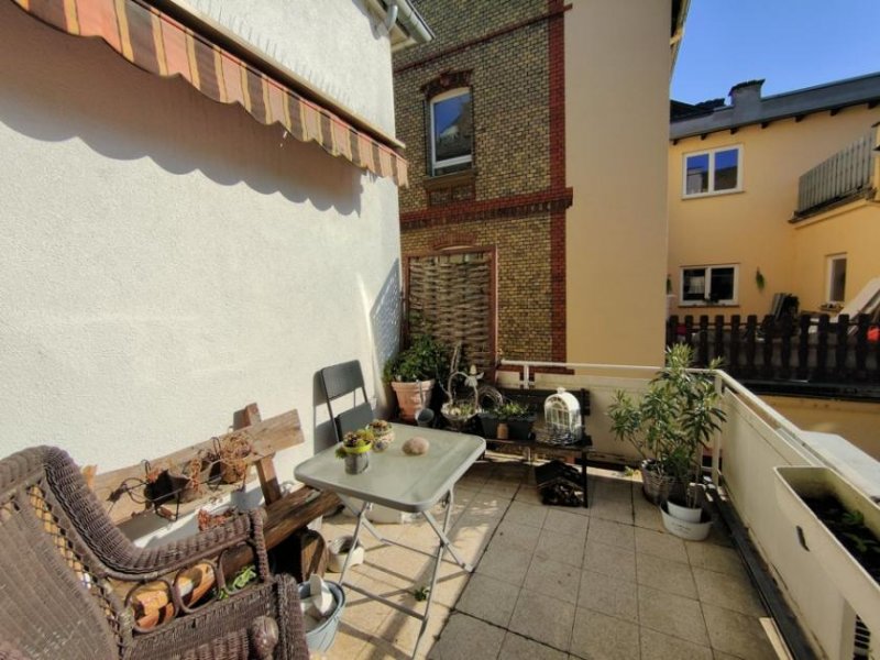 Eltville am Rhein Charmantes Stadthaus in TOP Lage der Eltviller Fußgängerzone mit Maisonette-Wohnung + Gewerbeeinheit Haus kaufen