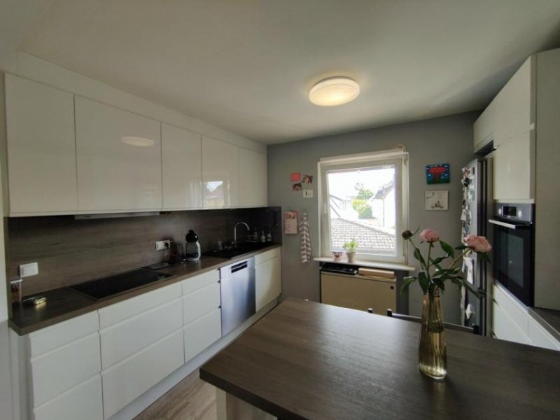Eltville am Rhein Seltene Gelegenheit in Eltville – Dreifamilienhaus und Bungalow mit Entwicklungspotenzial Haus kaufen
