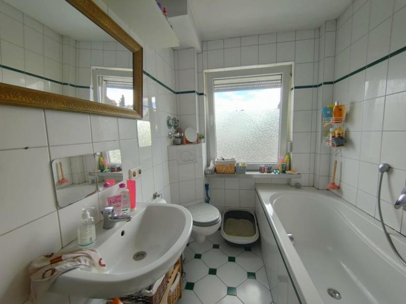 Eltville am Rhein Seltene Gelegenheit in Eltville – Dreifamilienhaus und Bungalow mit Entwicklungspotenzial Haus kaufen