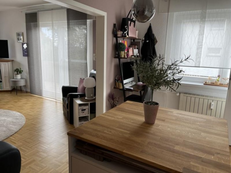 Eltville am Rhein Sehr geflegtes 3-Fam.Haus in Eltville: 2 Wohnungen frei! Garage, ruhige sonnige Weinbergslage Haus kaufen