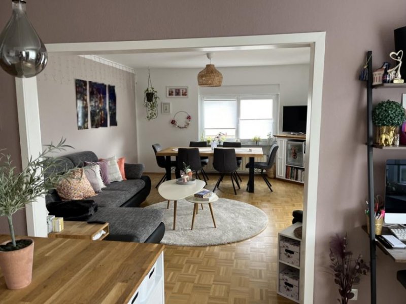 Eltville am Rhein Sehr geflegtes 3-Fam.Haus in Eltville: 2 Wohnungen frei! Garage, ruhige sonnige Weinbergslage Haus kaufen