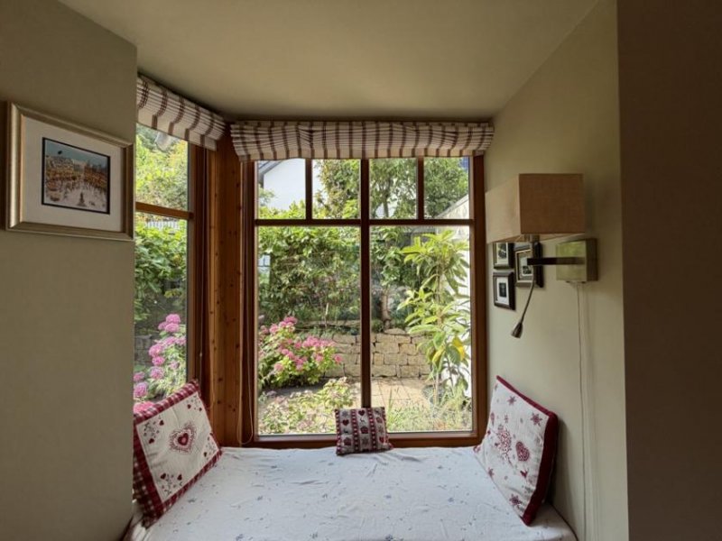 Eltville am Rhein Architektenhaus in Eltville-Rauenthal, hoher Wohnkomfort, ökologische Bauweise und herrl. Garten Haus kaufen