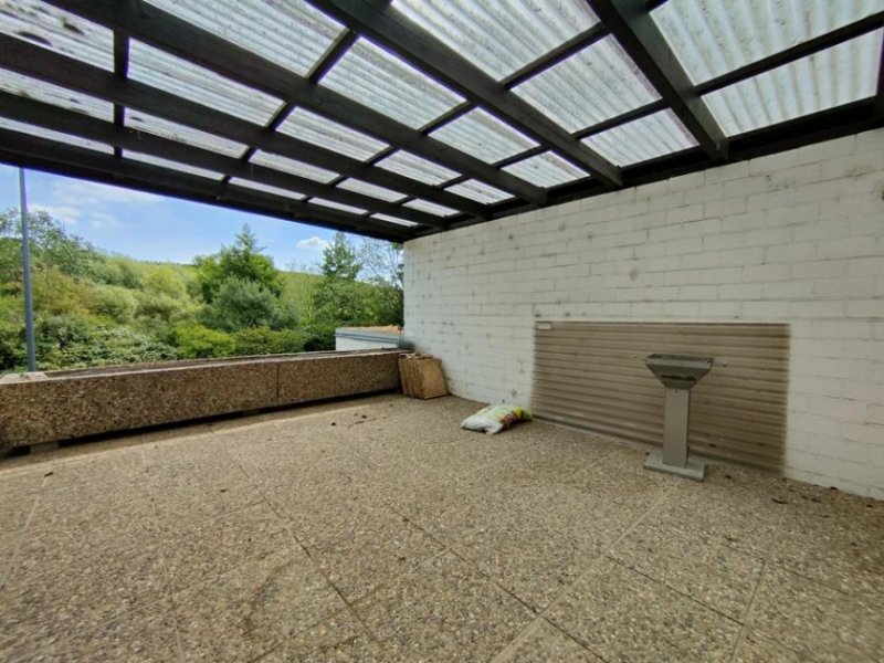 Eltville am Rhein Großzügiges EFH, herrlicher Garten, 2 Garagen in idyllischer Weinbergslage von Eltville-Hattenheim Haus kaufen