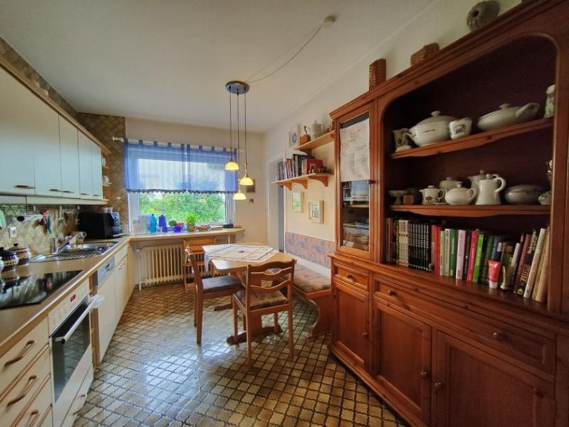 Schlangenbad Freist. EFH + Garten in Schlangenbad Bärstadt, 4 Zimmer + 3 Zimmer (ca. 32m² Nutzfl. wohnl. genutzt) Haus kaufen