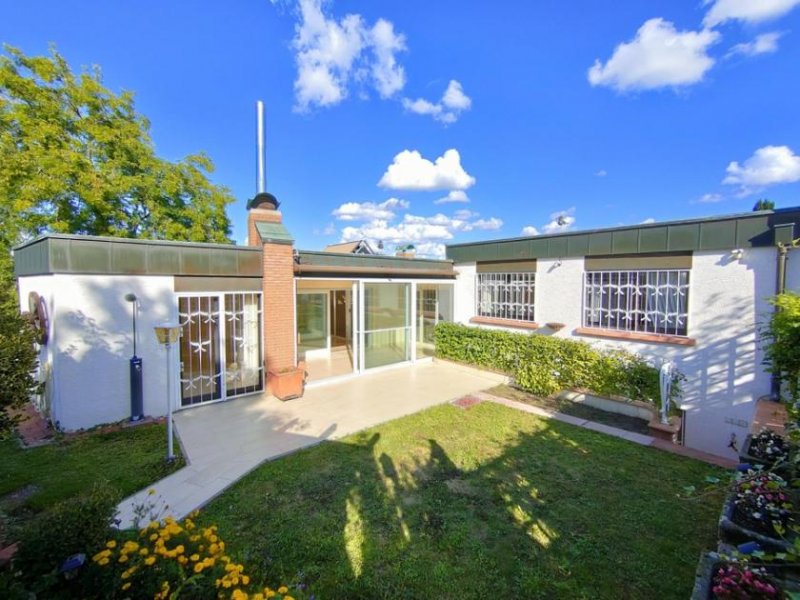 Walluf Moderner, sehr gepflegter individueller Bungalow, ELW, Doppelgarage, ruhige begehrte Lage in Walluf Haus kaufen