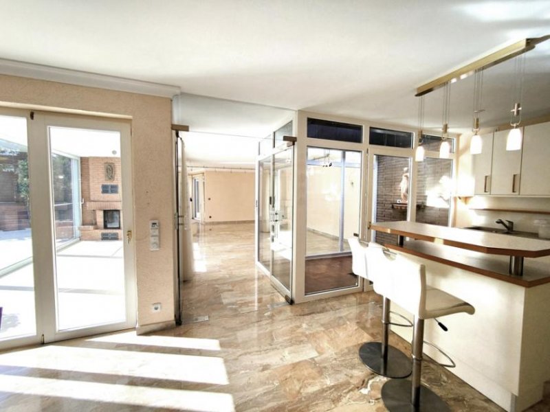 Walluf Moderner, sehr gepflegter individueller Bungalow, ELW, Doppelgarage, ruhige begehrte Lage in Walluf Haus kaufen