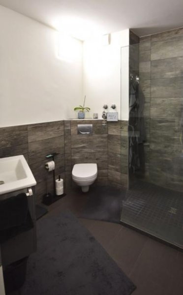 Flörsheim am Main 3- Zimmer-Eigentumswohnung im 6-Familienhaus inkl. Tiefgaragenstellplatz Wohnung kaufen