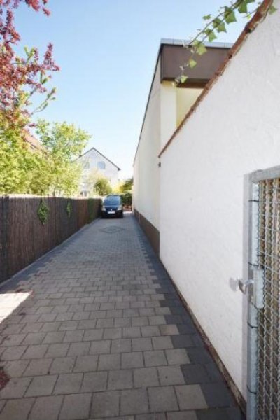 Kelsterbach Gepflegtes Einfamilienhaus in Bahnhofsnähe – gemütlich & einladend! Haus kaufen