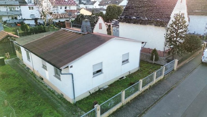 Raunheim Abrissgrundstück in zentraler Lage von Raunheim mit 2 Wohneinheiten bebaubar! Grundstück kaufen