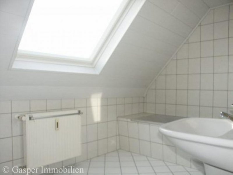 Raunheim Vermietete 4-Zimmer Eigentumswohnung mit Spitzboden in Raunheim Wohnung kaufen