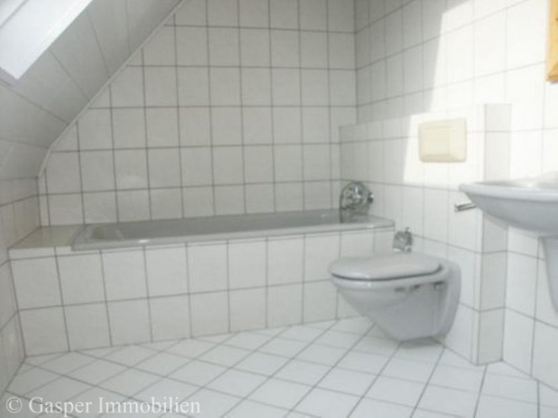 Raunheim Vermietete 4-Zimmer Eigentumswohnung mit Spitzboden in Raunheim Wohnung kaufen