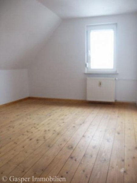 Raunheim Vermietete 4-Zimmer Eigentumswohnung mit Spitzboden in Raunheim Wohnung kaufen