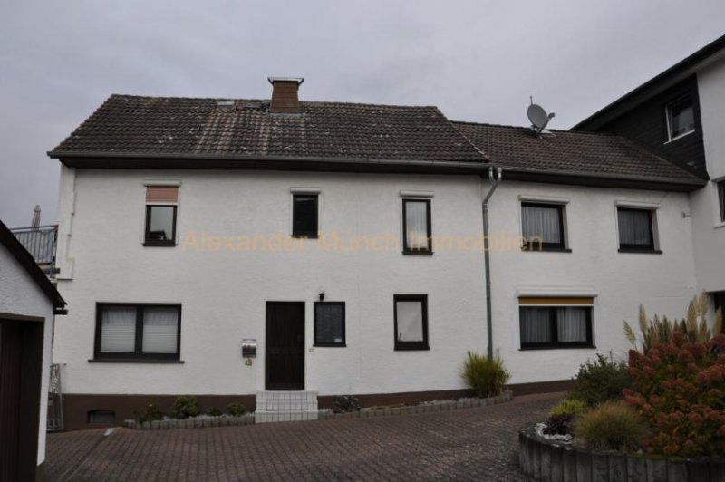 Hünstetten Attraktives Mehrfamilienhaus mit 6 Wohneinheiten als Kapital-Anlageobjekt in Hünstetten! Gewerbe kaufen