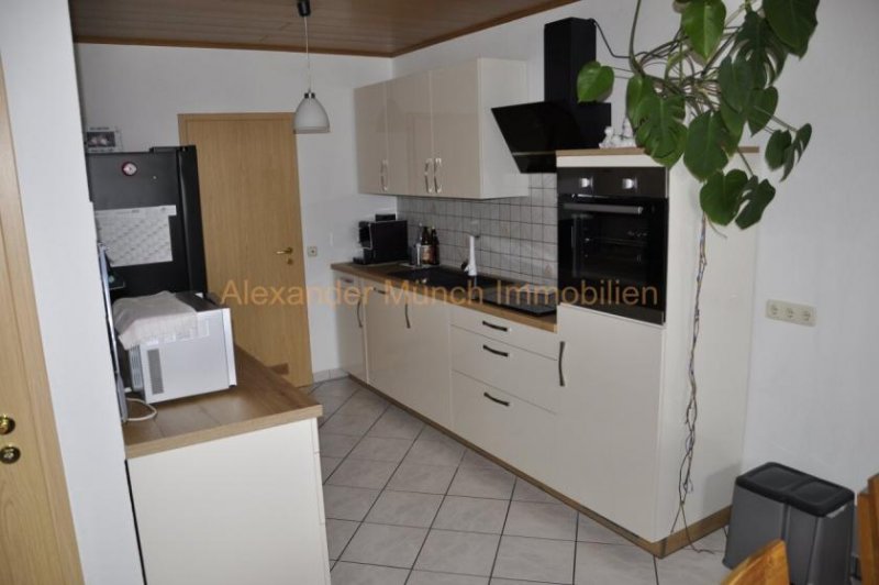 Hünstetten Attraktives Mehrfamilienhaus mit 6 Wohneinheiten als Kapital-Anlageobjekt in Hünstetten! Gewerbe kaufen