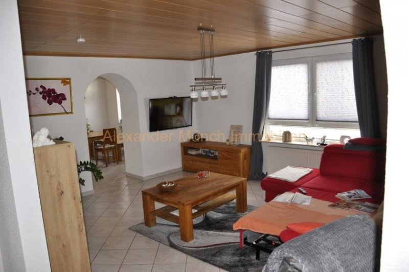 Hünstetten Attraktives Mehrfamilienhaus mit 6 Wohneinheiten als Kapital-Anlageobjekt in Hünstetten! Gewerbe kaufen