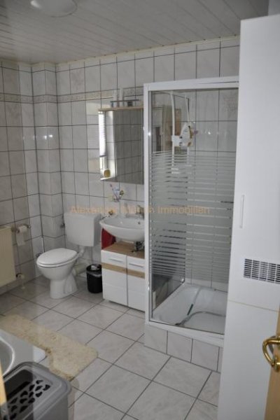 Hünstetten Attraktives Mehrfamilienhaus mit 6 Wohneinheiten als Kapital-Anlageobjekt in Hünstetten! Gewerbe kaufen