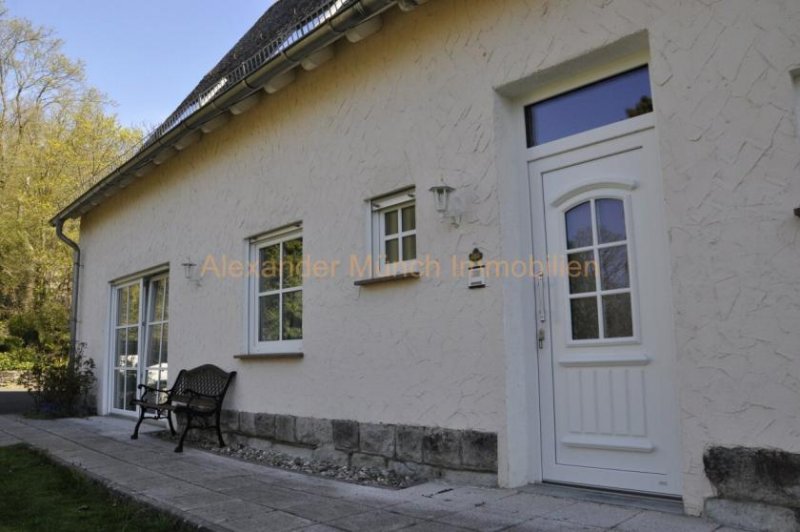 Idstein Großzügiges 8-Zimmer-Einfamilienhaus mit Lagegrundstück in Idstein-Stadt! Haus kaufen