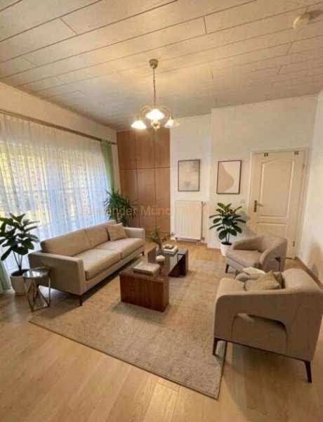 Idstein Großzügiges 8-Zimmer-Einfamilienhaus mit Lagegrundstück in Idstein-Stadt! Haus kaufen