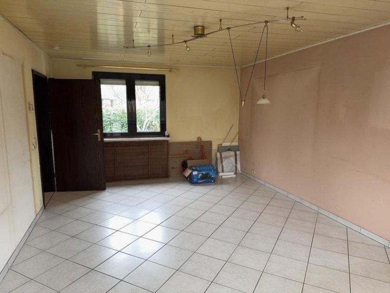 Eschborn Seltenes Extra: 5 Garagen inklusive! Wohnung kaufen