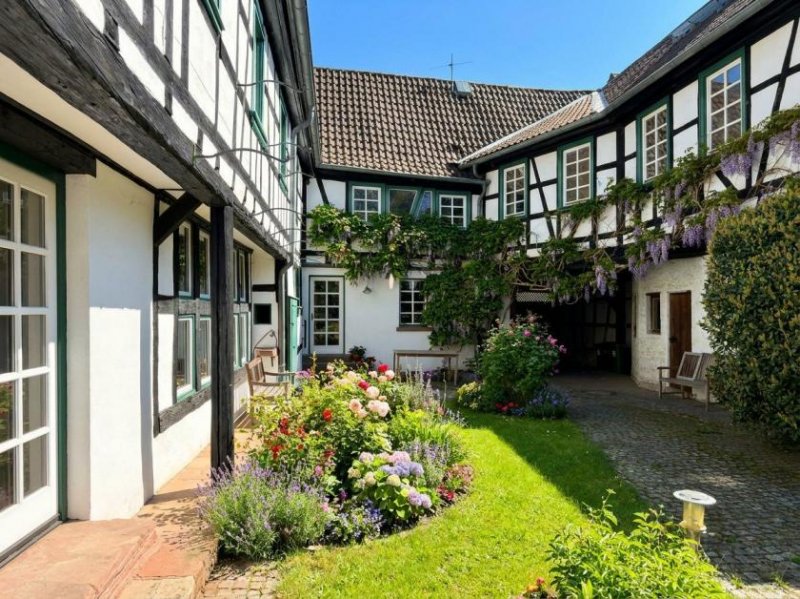 Hattersheim am Main Besondere Immobilie - zwischen Zentrum und Idylle Haus kaufen