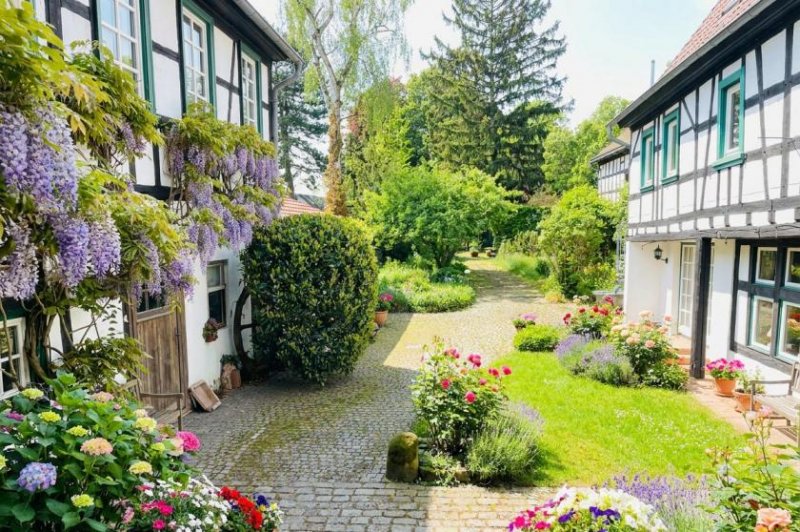 Hattersheim am Main Besondere Immobilie - zwischen Zentrum und Idylle Haus kaufen