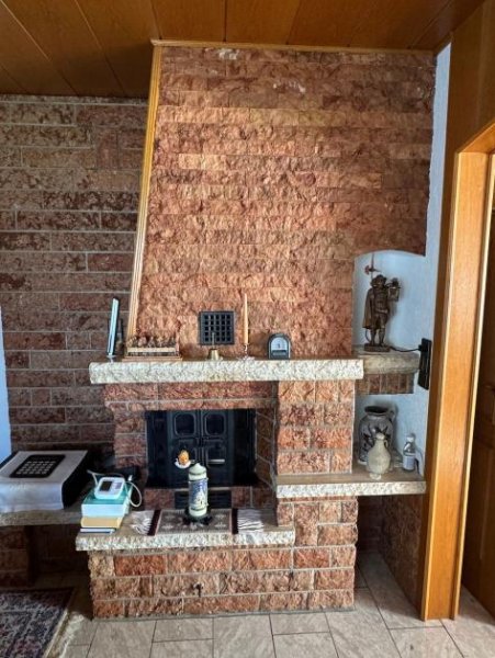 Eppstein Alt genug für Geschichten. Jung genug für Neues. – Haus mit Möglichkeiten Haus kaufen